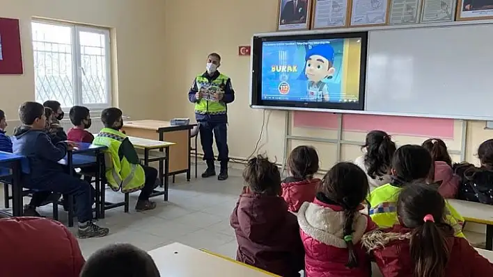 Jandarmadan çocuklara  trafik eğitimi