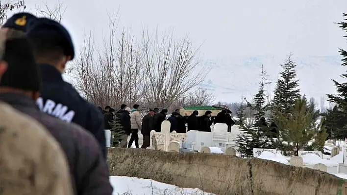 Jandarmayla yaşadığı 'bayram harçlığı' diyaloğuyla gönüllere taht kurmuştu, acı haberi geldi