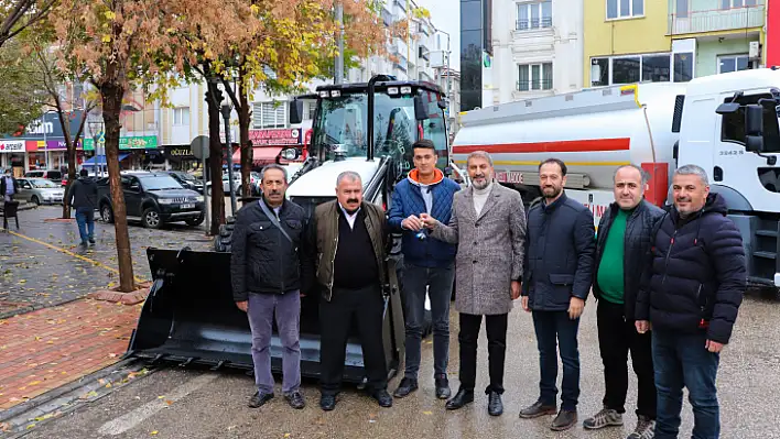 Karakoçan Belediyesine bir adet kazıcı - yükleyici kazandırıldı