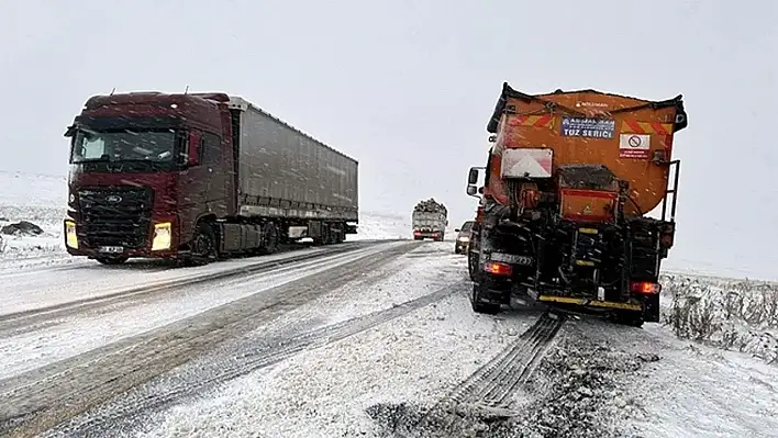 Karlı havada araç kullanma teknikleri!