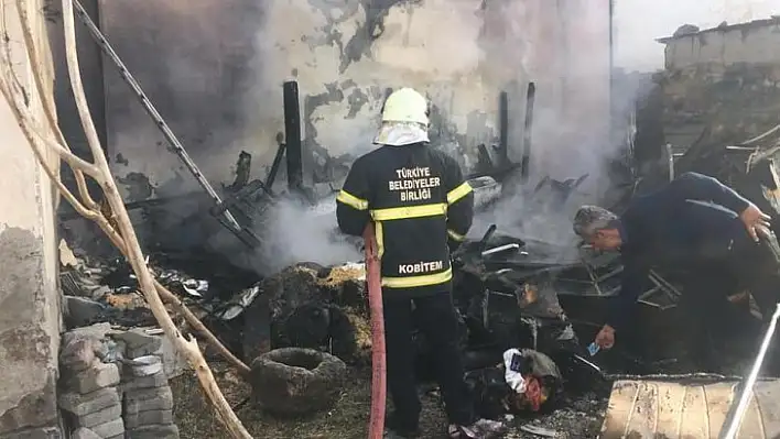 Kars'ta kömürlükte yangın çıktı