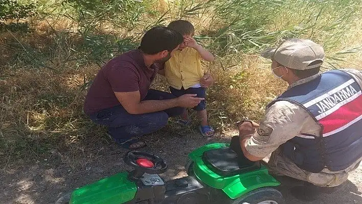 Kaybolan çocuk 500 dönümlük ekili arazide bulundu