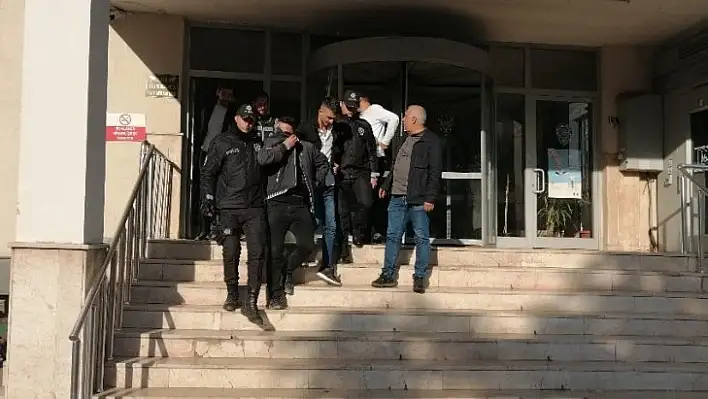 Kayseri'de aranan şahıslara şafak operasyonu