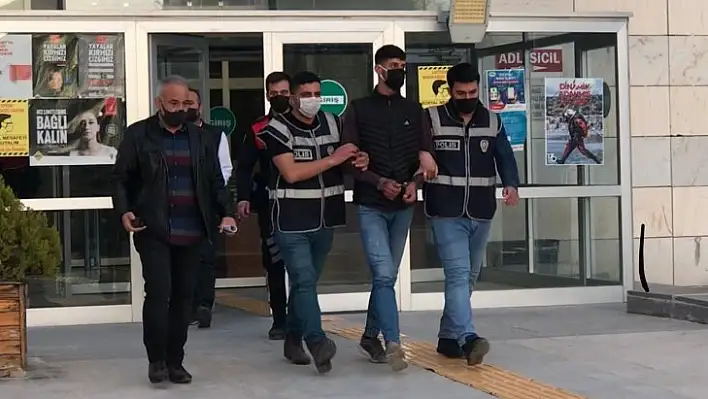 Kız arkadaşını 10 bıçak darbesiyle öldürmüştü, mahkemede 24 yıl ceza alınca hüngür hüngür ağladı