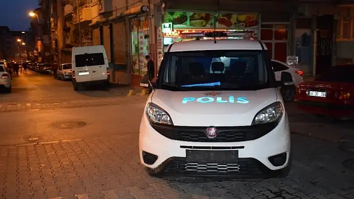 Malatya'da bıçaklı kavga: 2'si ağır 3 yaralı