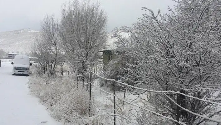 Meteoroloji,  yağış ve kuvvetli rüzgar uyarısını sürdürdü