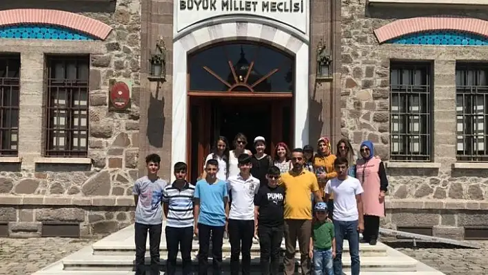 Milletvekili Erol, Elazığlı öğrencileri Ankara'da misafir etti