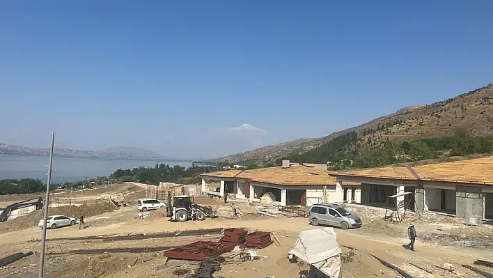 Milletvekili Keleş, Gezin, Plajköy ve Kavak Köyü'nde vatandaşlarla buluştu