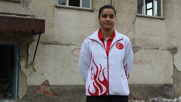 Milli badmintoncu Aliye, Elazığ Belediyespor'da