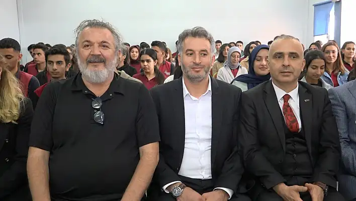 Müfit Can Saçıntı, öğrenciler ile bir araya geldi