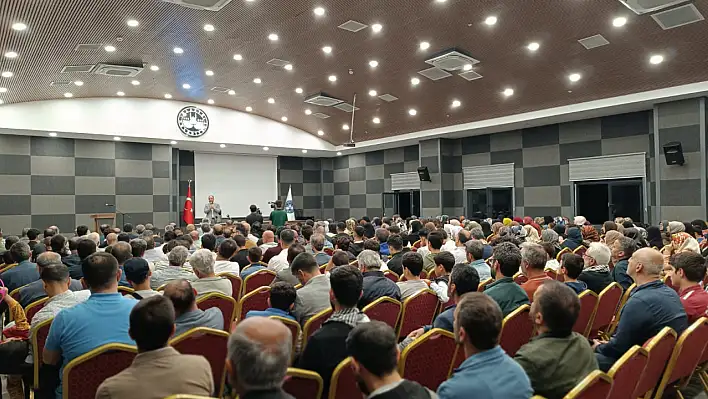 'Namaz ve Direniş' konferansı yoğun katılımla gerçekleşti