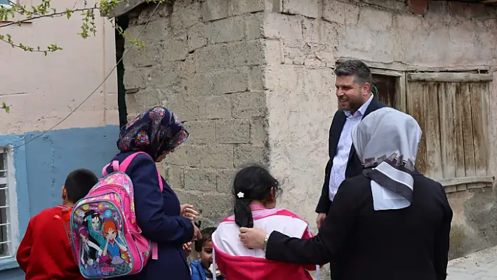 Nazırlı Elazığlı Gençlere Seslendi: Beklenen gün kapımıza dayanmıştır