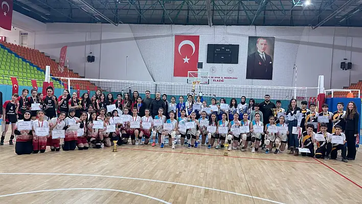 Okul Sporları Voleybol Müsabakaları sona erdi