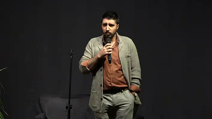 'Orcik Açık Mikrofon' Stand-Up Gösterisi Elazığ'da sahnelendi