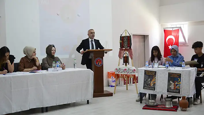 Ortaokullar arası münazara yarışması