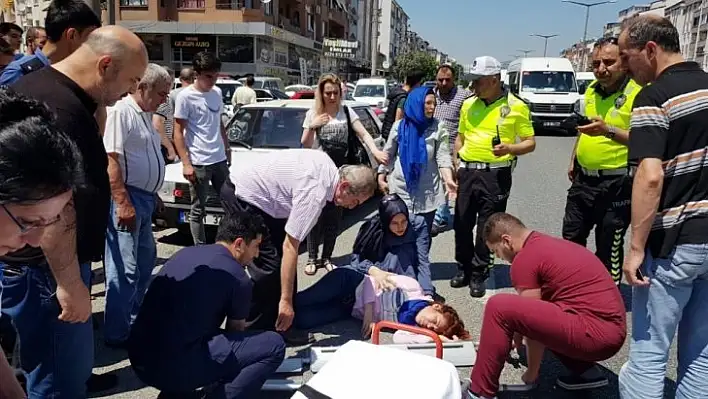 Bursa'da otomobil çarpması sonucu 2 kadın ağır yaralandı