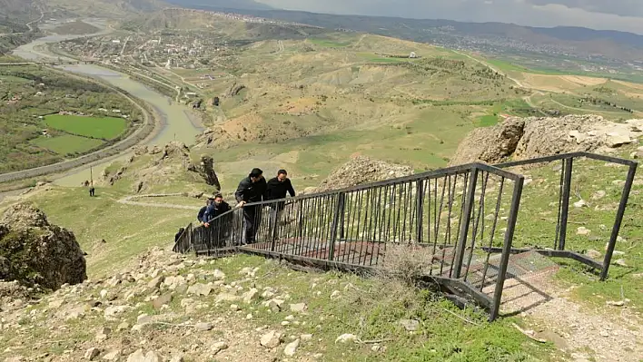 Palu Kalesi'nde arkeolojik kazılar için geri sayım başladı