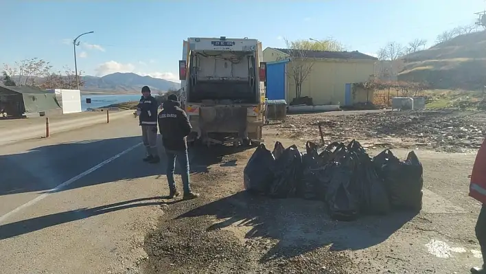 Pertek Feribot İskelesi ve yol güzergâhında temizlik çalışması yapıldı