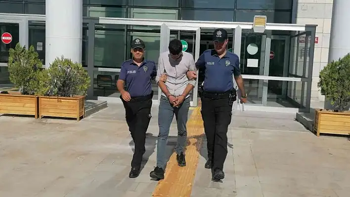 Polis hırsızı suçüstü yakaladı