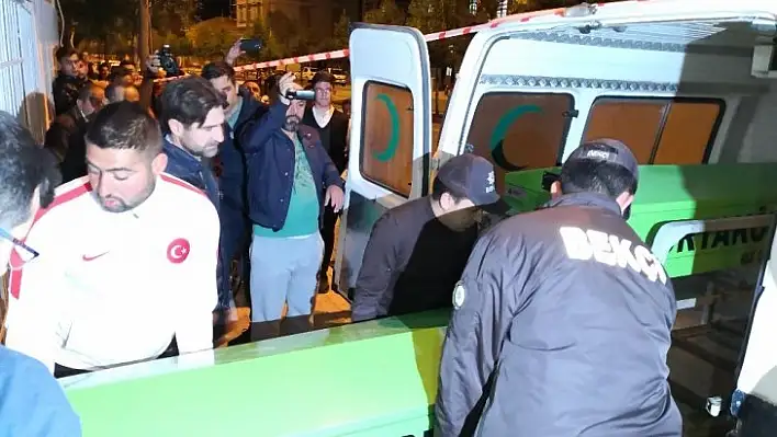 Polis kapıyı açtırdı, iki genç evde ölü bulundu