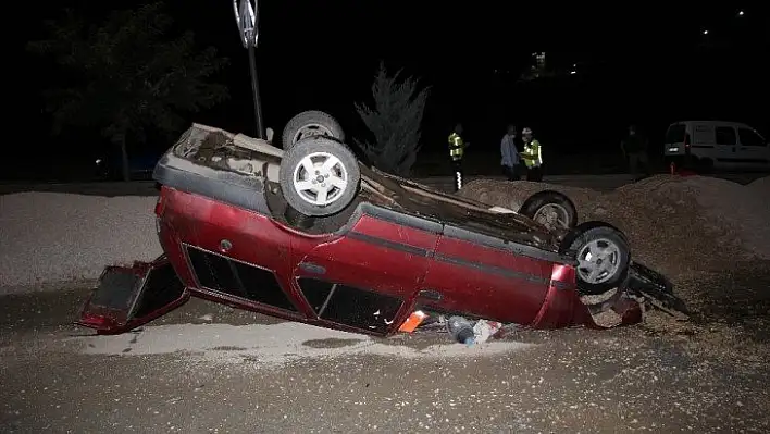 Refüje çarpan otomobil takla attı, sürücü yaralı kurtuldu