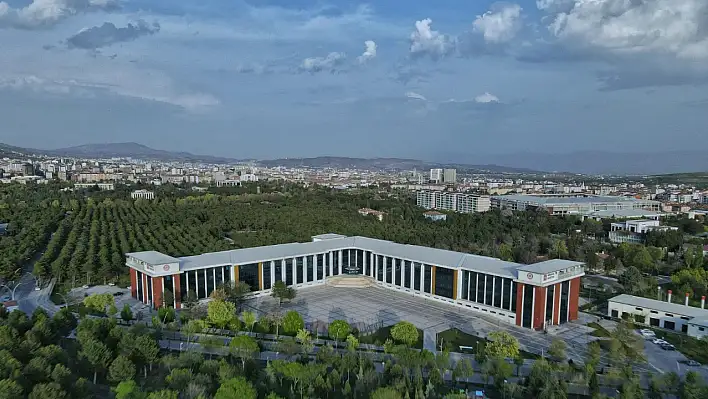 Rektör Prof. Dr. Fahrettin Göktaş'tan öğrencilere çağrı