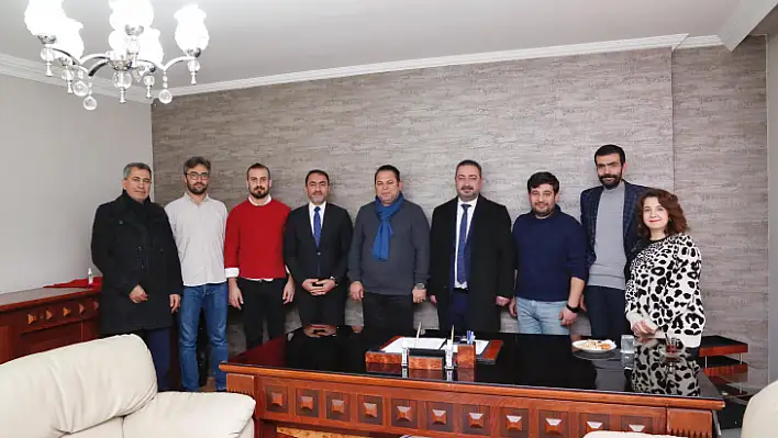 Sahaya 'Duran' damgası! Elazığ'da CHP'ye yoğun ilgi