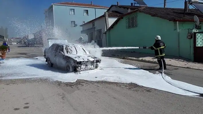 Amasya'da seyir halindeki araç elektrik kontağından yandı