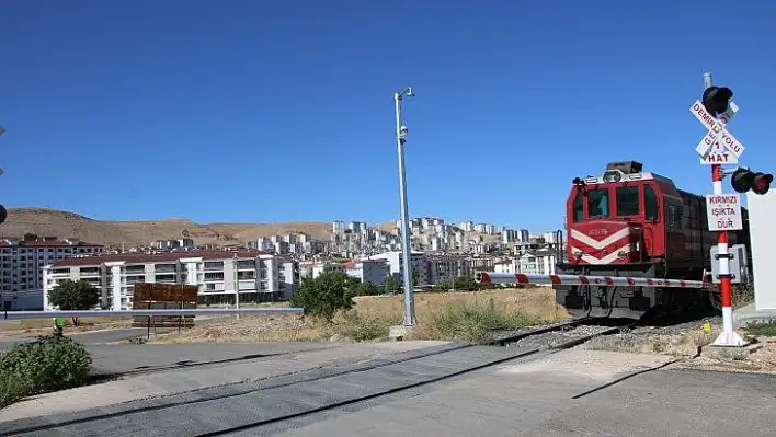 Sürücülerin aldığı riskler hemzenin geçitlerde kazaya neden oluyor