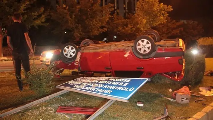 Takla atan otomobilden yara almadan kurtuldular