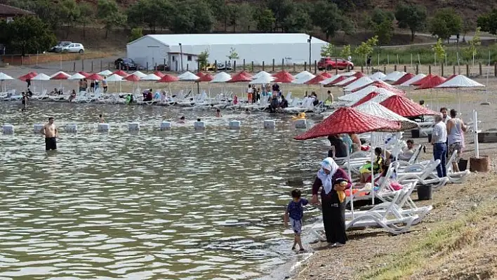 Tatilciler seçime gitti, doğunun gizli denizi 'Hazar' boşaldı