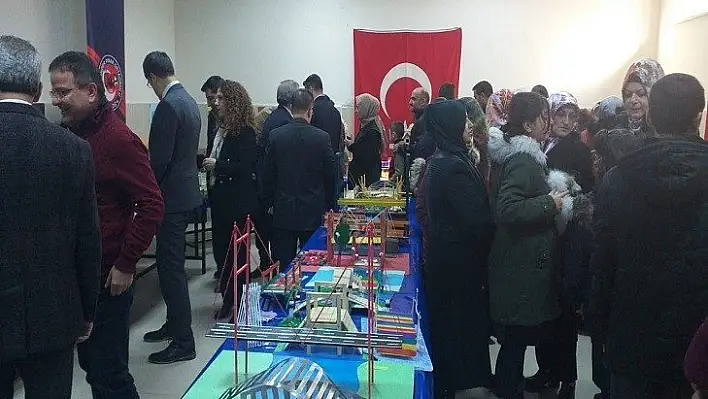 Teknoloji Tasarım ve Görsel Sanatlar Sergisi tam not aldı