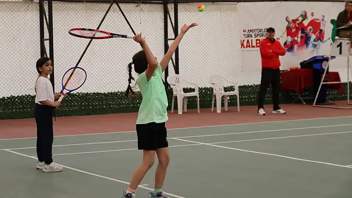 Tenis'ten Elazığ'a yeni dereceler