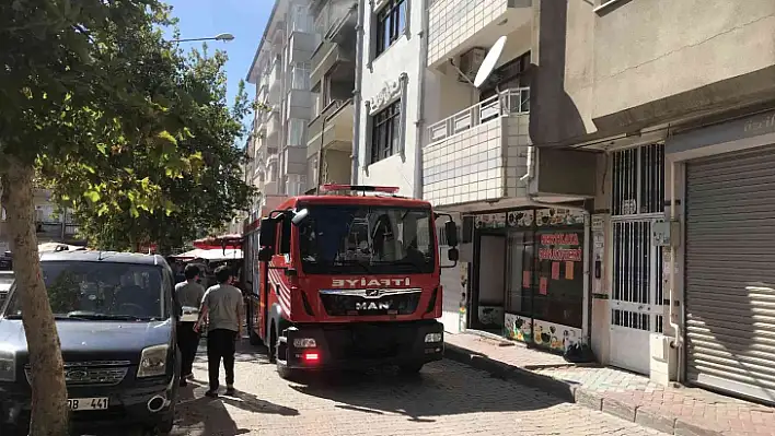 Tinerciler yaktı, itfaiye ekipleri söndürdü