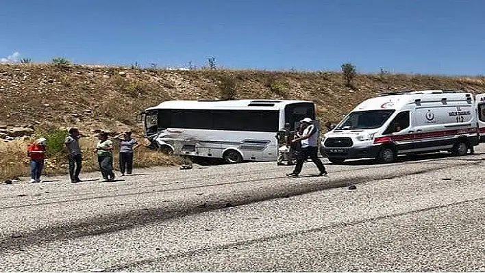 Tunceli Elazığ Karayolunda feci kaza: Ölü ve çok sayıda yaralı var