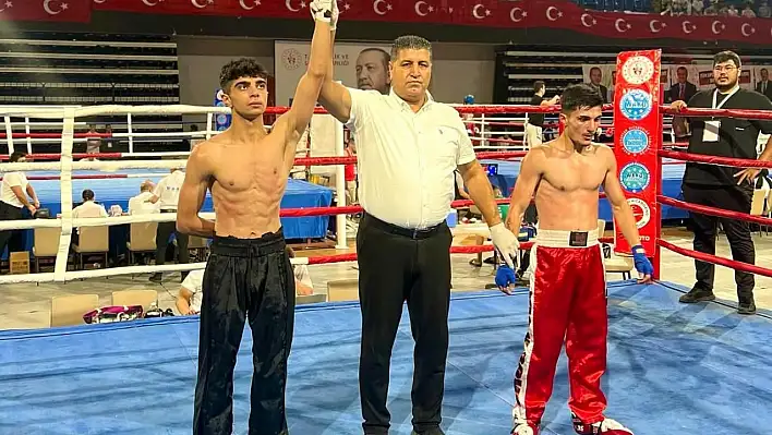 Türkiye Kick Boks Şampiyonası'ndan Elazığ'a madalya yağmuru