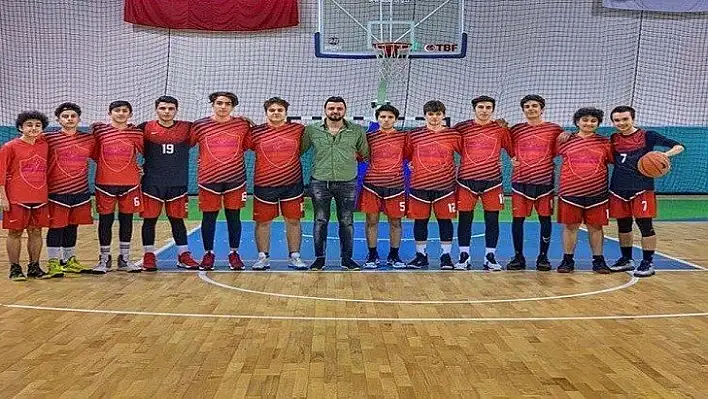 Türkoğlu, Elazığ Belediyesi Basketbol Kulübü Sporcularını Tebrik Etti