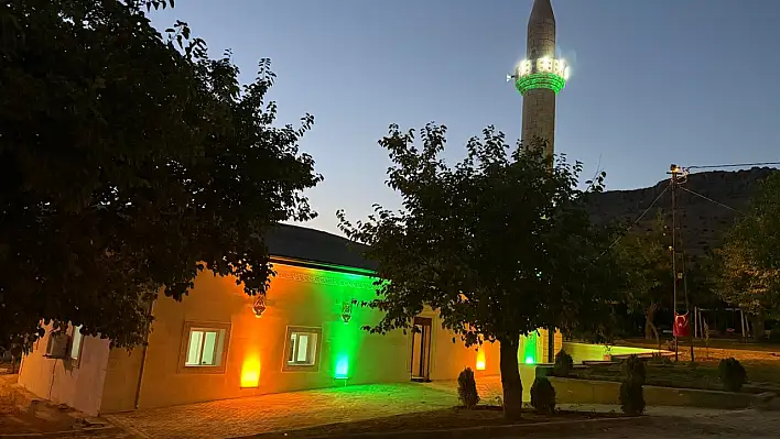 Vali Akkoyun'un destekleriyle restore edilen Hacı Hasan Camii, Baskil'de ibadete açıldı