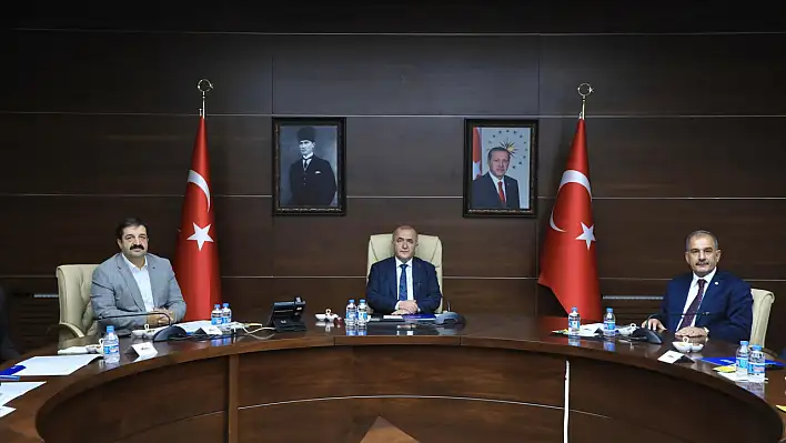 Vali Hatipoğlu başkanlığında istihdam ve mesleki eğitim toplantısı yapıldı