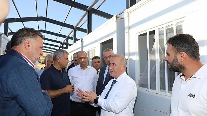 Vali Hatipoğlu, sokak hayvanları barınağında incelemelerde bulundu