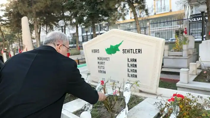 Vali Toraman, Şehit İlhanlar'ın kabrini ziyaret etti