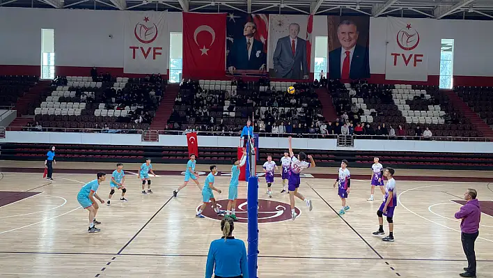 Voleybol gençler il birinciliği müsabakaları sona erdi