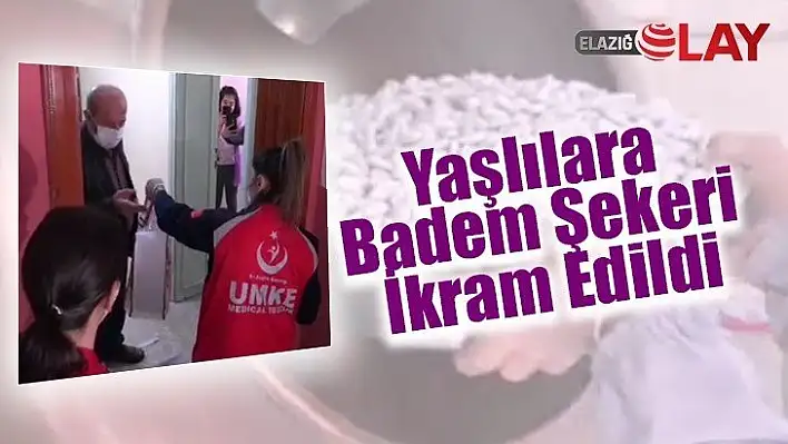 Yaşlılara Badem Şekeri İkram Edildi