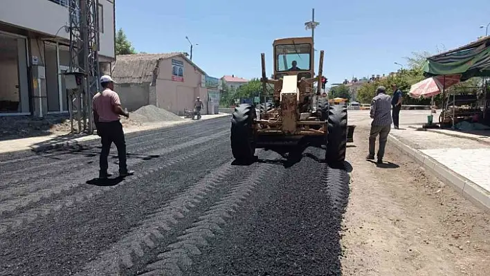 Yazıkonak'ta altyapı ve asfalt çalışması hız kesmeden devam ediyor