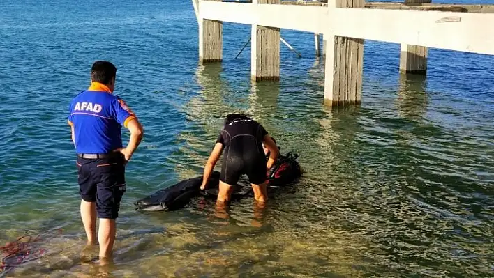 Yüzmek için baraja giren genç boğuldu