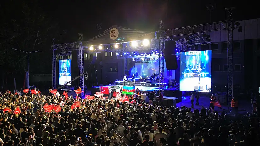 Fırat Üniversitesi 50. Yıl Festivali Azerin'in unutulmaz konseriyle sona erdi