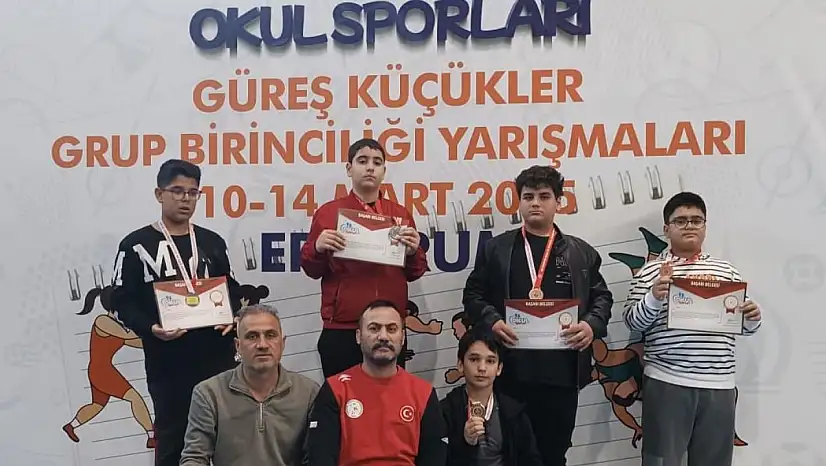 Güreş'te gurur yaşamaya devam ediyoruz
