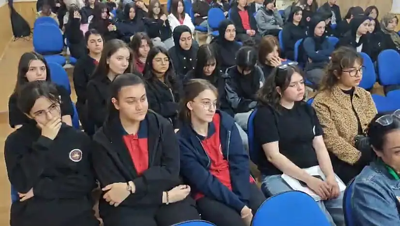 Yönetmenler, öğrencilerle söyleşide buluştu