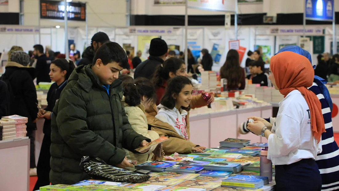 Elazığ Belediyesi 6. Kitap Fuarı sona erdi