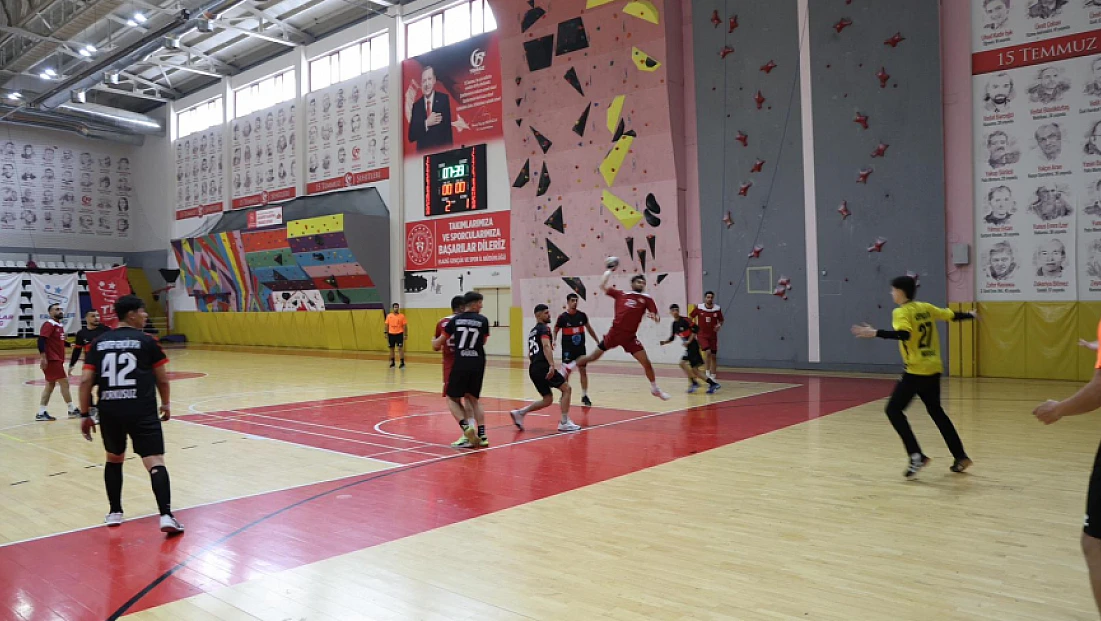 Elazığ GSİM SK Hentbol Takımı, Gaziantep karşısında fark attı: 40-19